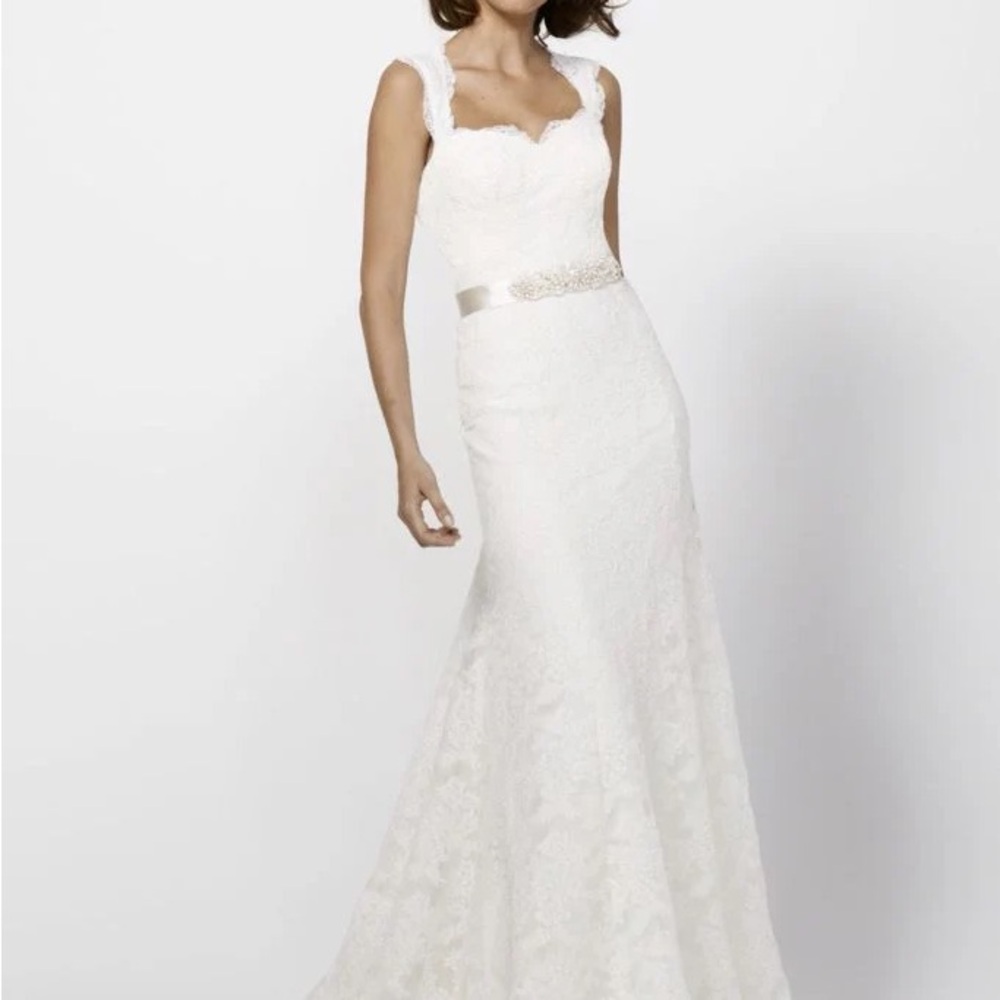White Sleeveless Sweetheart Sheath Wedding Gown
